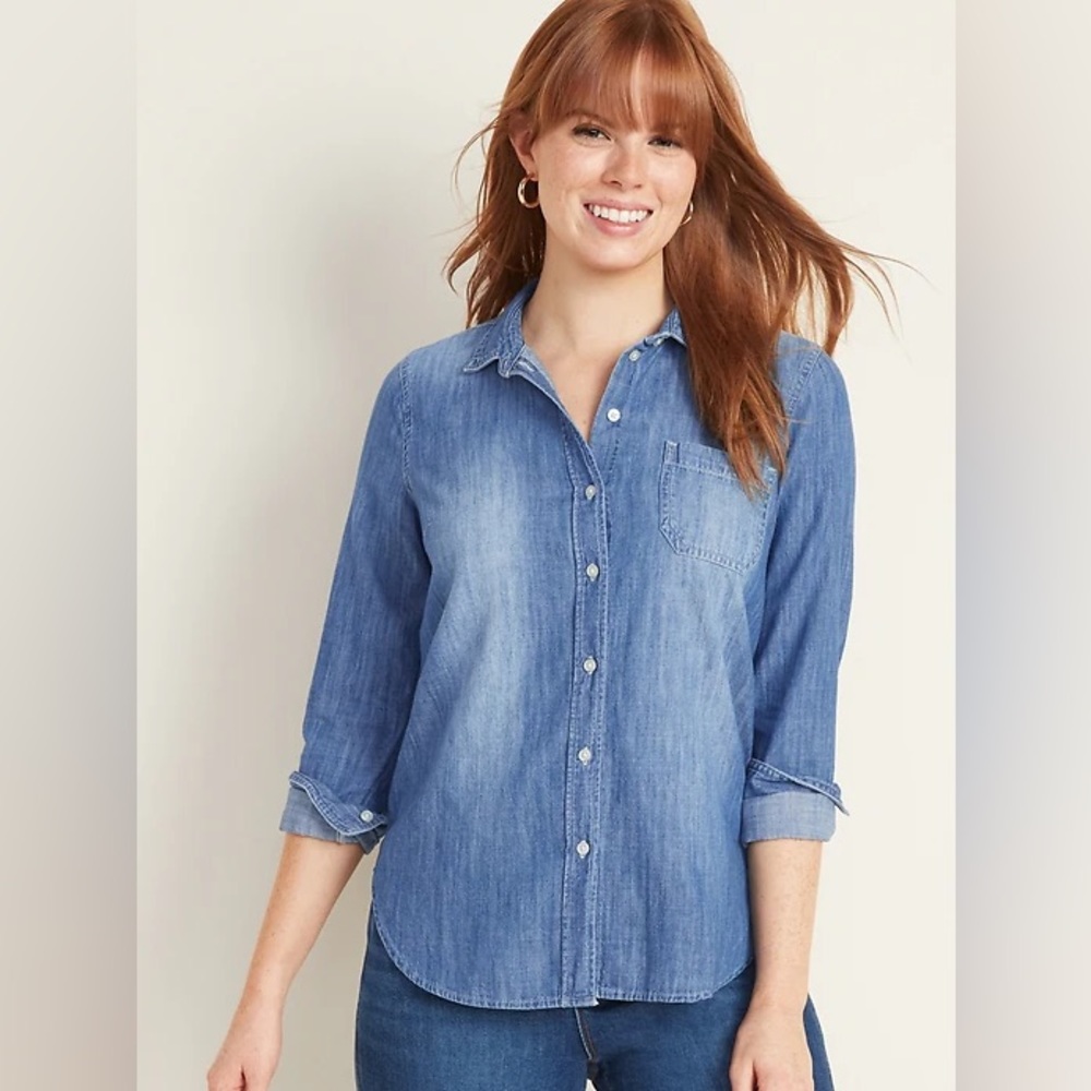 Old Navy Women’s Classic Chambray Blouse